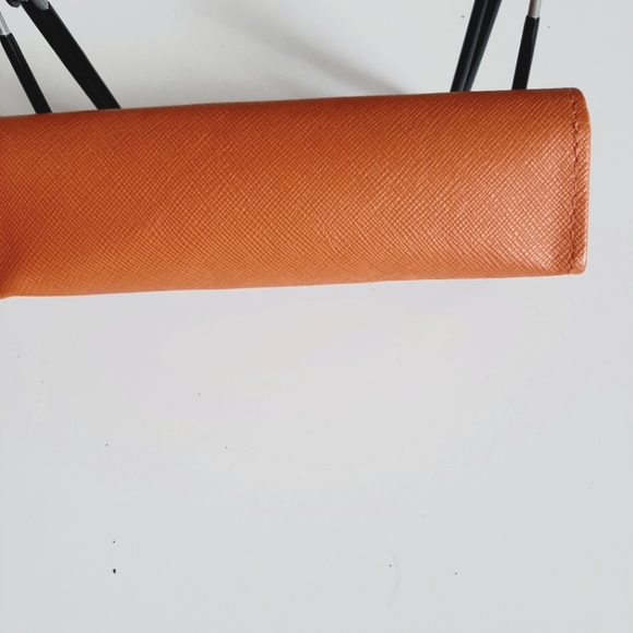 Tory Burch Eyeglasses Case - Picture 2 of 8